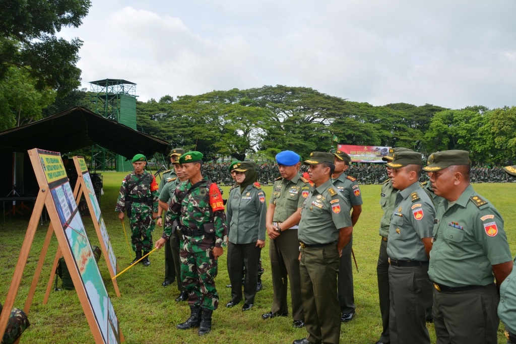 Gelar Pasukan Persiapan Satgas Yonif 410/Alugoro